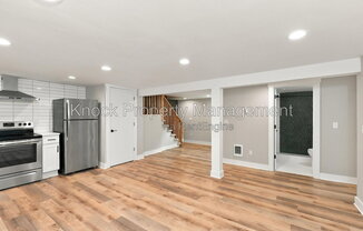 2 beds, 1 bath, 936 sqft, $1,700, Unit B