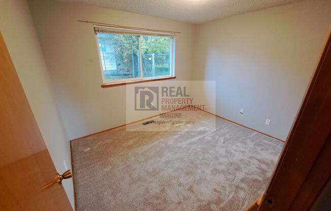 3 beds, 1 bath, $2,295