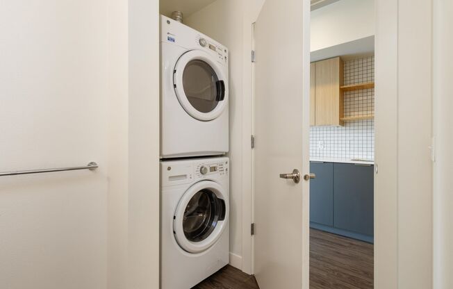 Studio, 1 bath, 453 sqft, $1,975, Unit 603