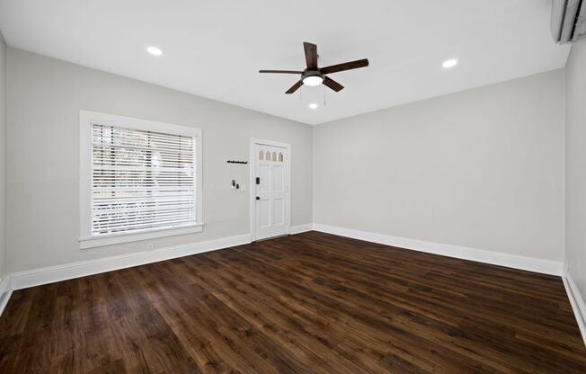 Charming & Historic Jungle Prada Flats in St Pete