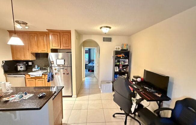 CENTRALLY LOCATED RENOVATED 1 BED 1 BATH CONDO WITH PARKING