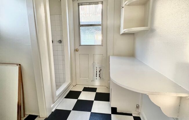 1 bed, 1 bath, $2,995, Unit A