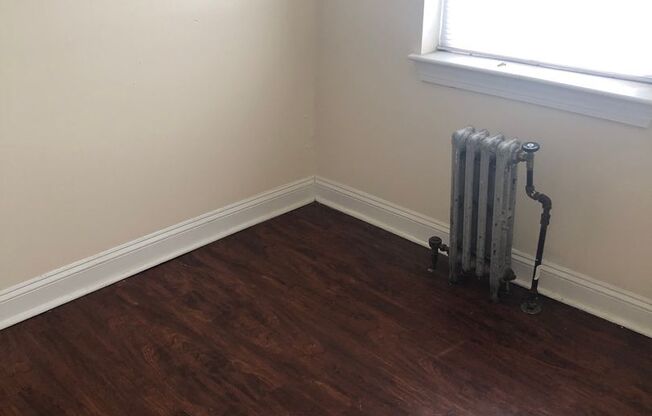 2 beds, 1 bath, 558 sqft, $1,395, Unit 1-C