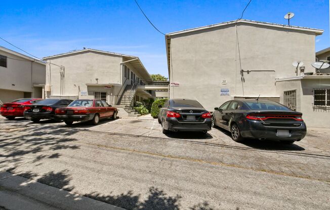 10906 Santa Monica Blvd, prime Westwood!