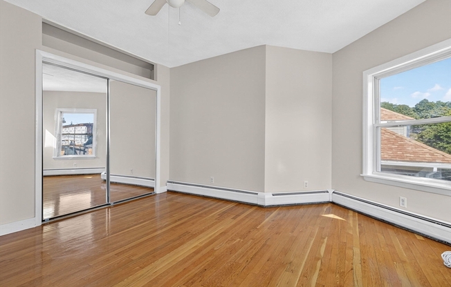 4 beds, 1 bath, 1,285 sqft, $3,000, Unit 2