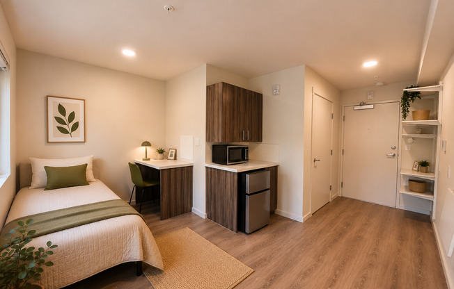 Studio, 1 bath, 175 sqft, $1,195, Unit 404