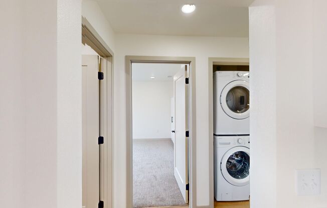 2 beds, 2 baths, 1,021 sqft, $1,740, Unit 6400-204