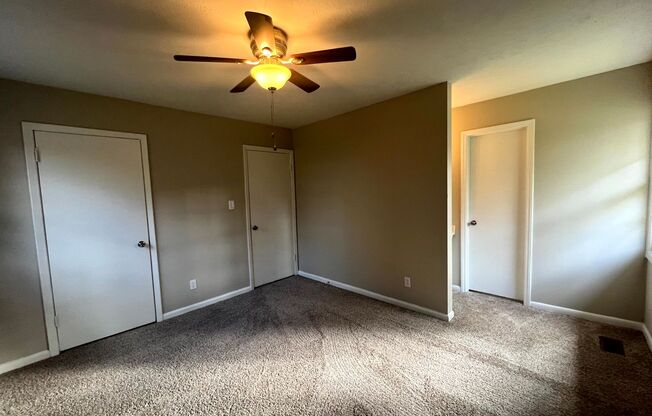 3 beds, 2 baths, $1,300