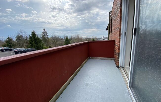 2 beds, 1 bath, $1,150, Unit B-23