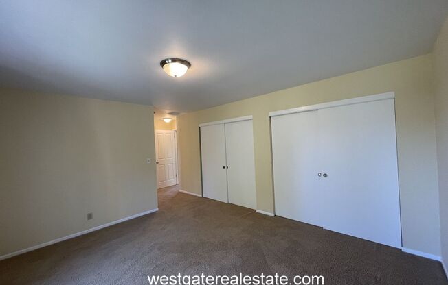 2 beds, 1 bath, $2,400