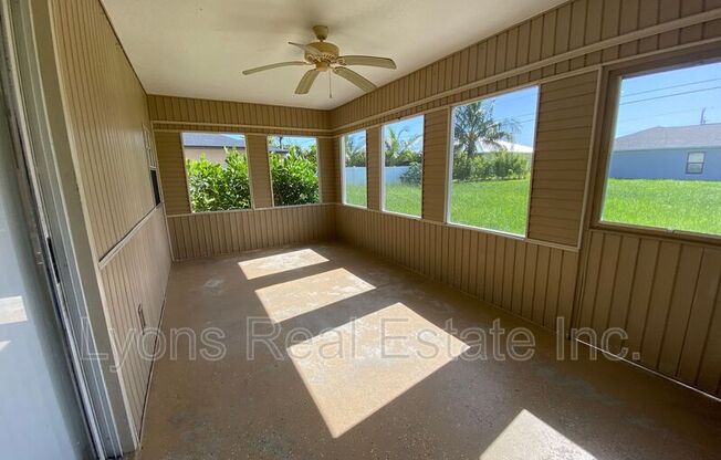 1039 NE 13th AVE