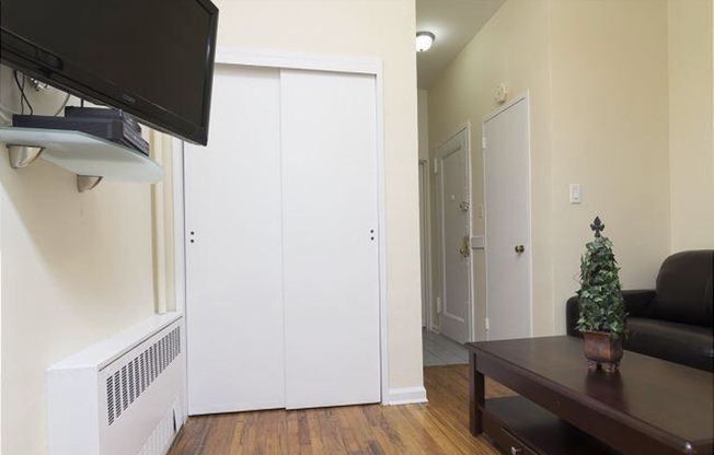 238 E 82 ST