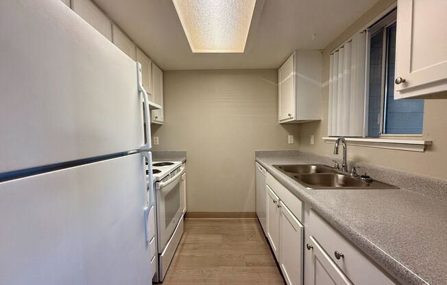 2 beds, 1 bath, 829 sqft, $1,675, Unit 522
