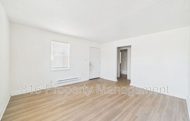1613 EVERETT AVE