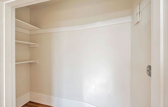 Studio, 1 bath, 350 sqft, $2,495, Unit 6