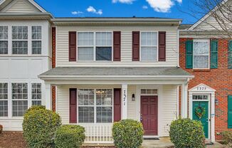 Nice, convenient 2 bedroom 2.5 bath Townhome in the Steel Creek area!