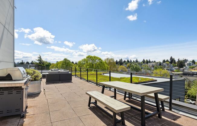 Studio, 1 bath, 380 sqft, $1,695, Unit 215
