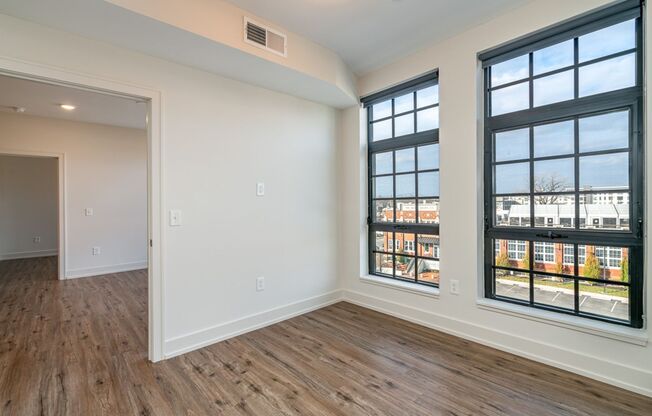 2 beds, 2 baths, $1,667, Unit 1050 N 4th St. Apt. 422