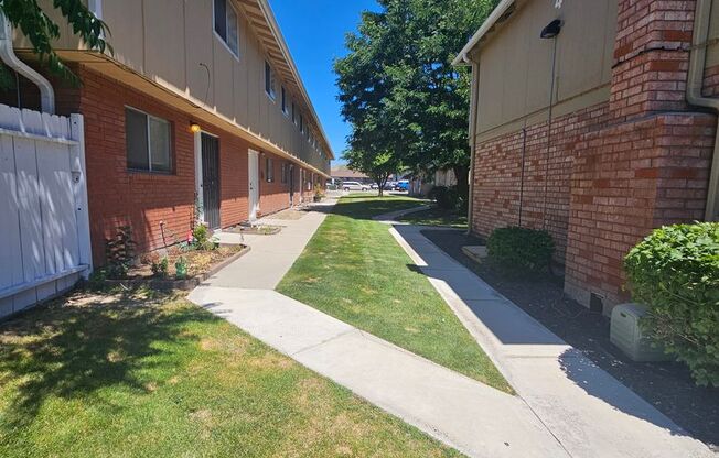 Roomiest Townhouse in All of Carson? Water/Sewer/Trash Included