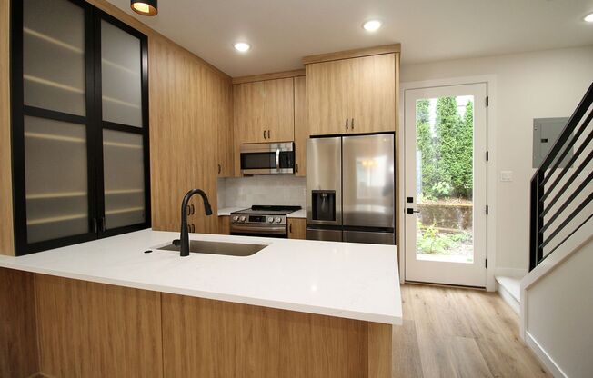 2 beds, 2.5 baths, 914 sqft, $2,295, Unit 5262
