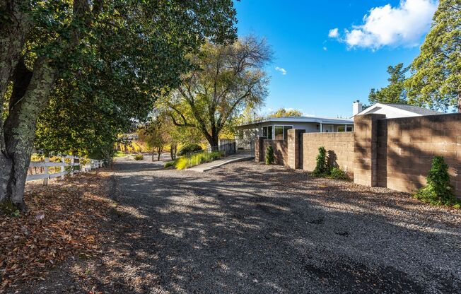 3-Bed, 3-Bath Home with Spacious Layout and Vineyard Views