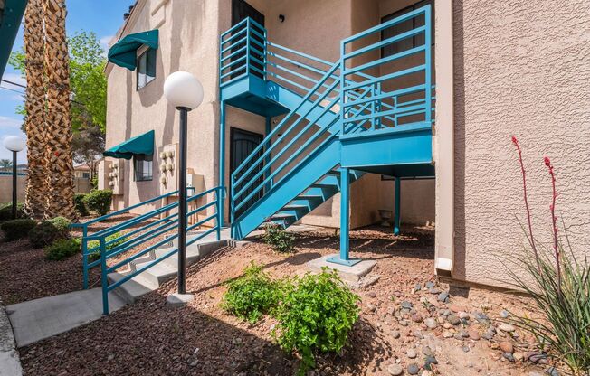 Quaint upstairs condo ready for you to call home!