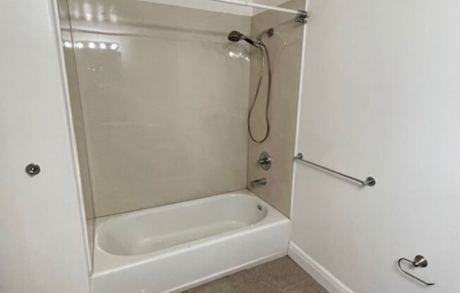 1 bed, 1 bath, $1,595