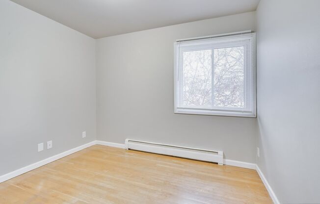 2 beds, 1 bath, 725 sqft, $999, Unit 1645-10