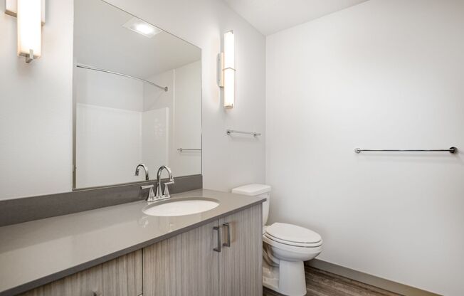 2 beds, 2 baths, $2,350, Unit Unit B212