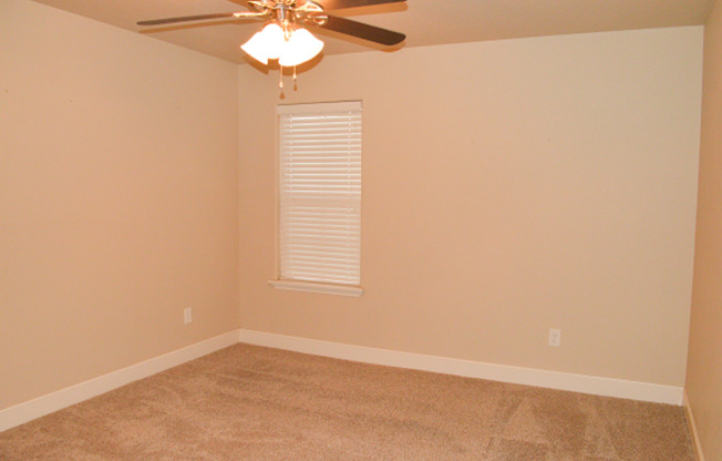 3 beds, 2 baths, $1,600