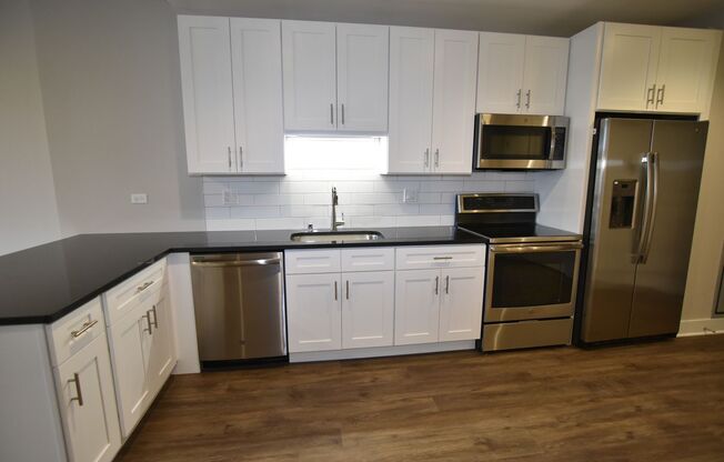1 bed, 1 bath, 642 sqft, $3,300, Unit 3833-620
