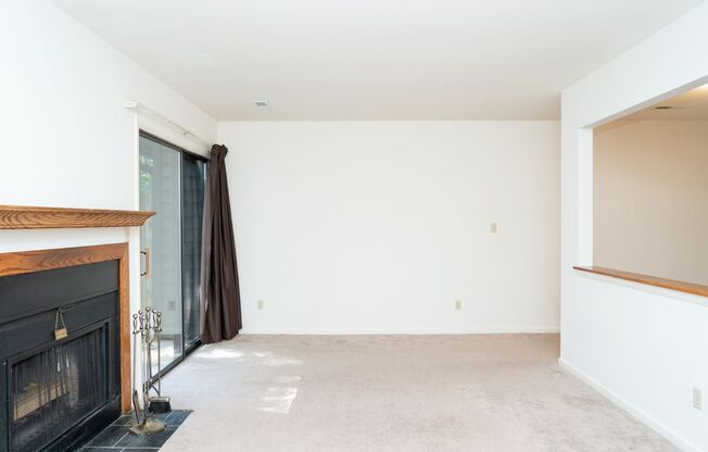 2 Bedroom Townhouse Available in July