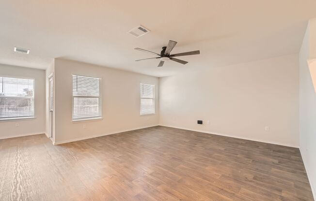 Lovely 4-bedroom, 3-bathrooms home in Stoney Creek subdivision of San Antonio, TX