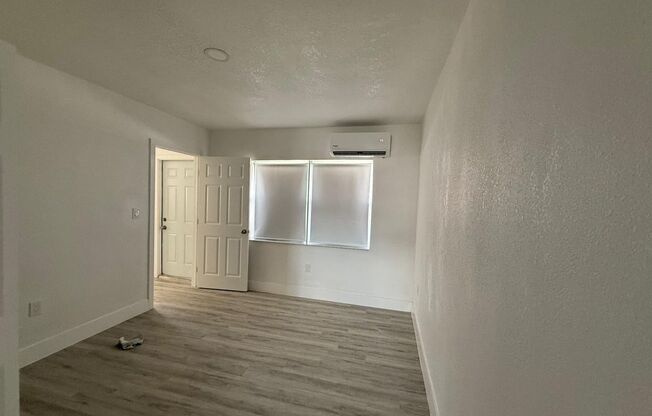 1 bed, 1 bath, $1,600, Unit 157 W 16th St Unit 2