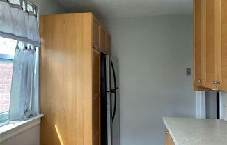 1 bed, 1 bath, 585 sqft, $2,000