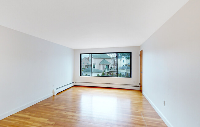 2 beds, 1 bath, 700 sqft, $2,300, Unit 23