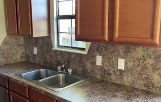 2 beds, 1 bath, $875