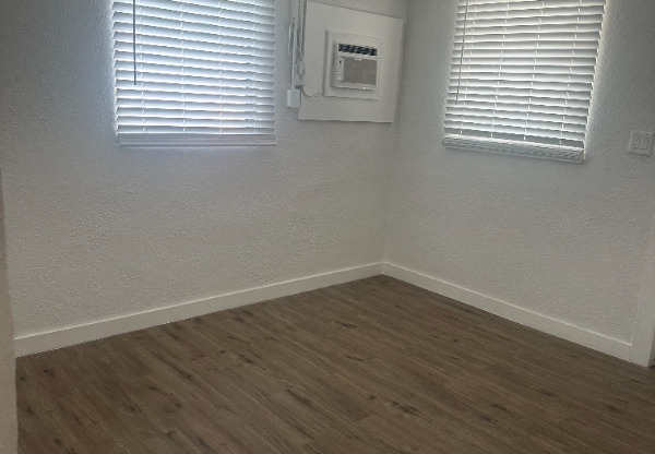1845 N TAMIAMI TRL