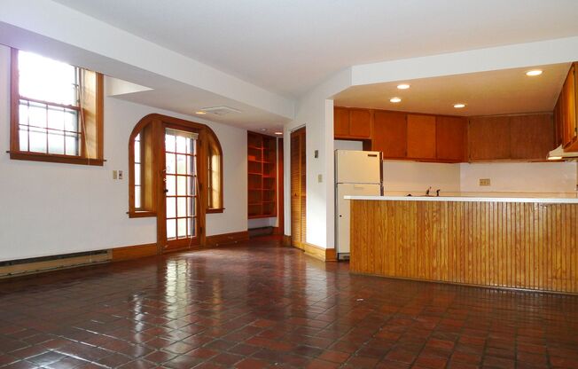 1 bed, 1 bath, 410 sqft, $1,125, Unit 24 - D