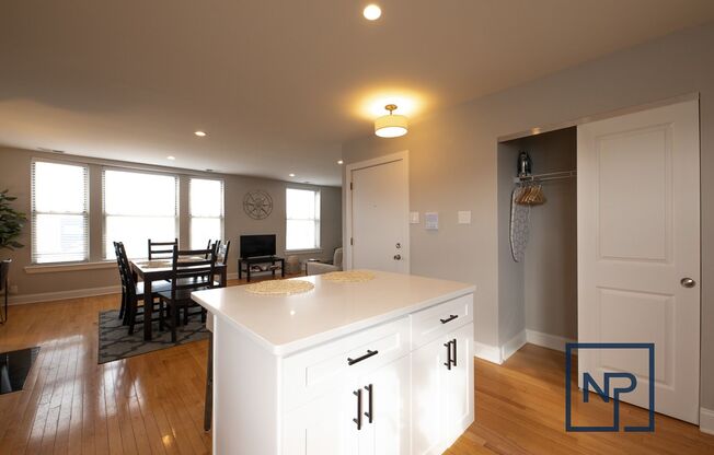 3 beds, 2 baths, 1,200 sqft, $4,495, Unit 911 - 3N