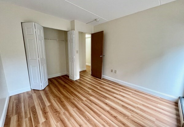 3 beds, 1 bath, 1,000 sqft, $4,500, Unit 1