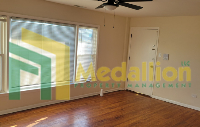 2 beds, 1 bath, $1,350, Unit 7345 South Kedzie Avenue - 3E