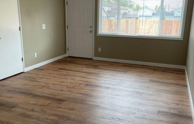 2 beds, 1 bath, 800 sqft, $1,400, Unit Mar1964