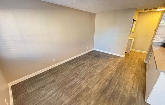 Don’t miss this beautifully updated 1-bedroom ground-floor unit!