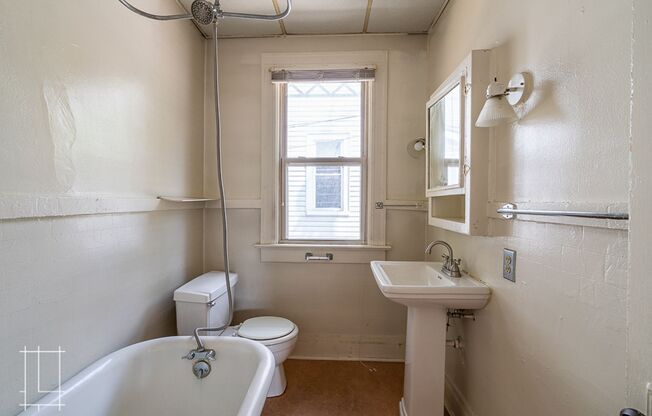 1 bed, 1 bath, $850, Unit 2188 N. High St Apt. 30