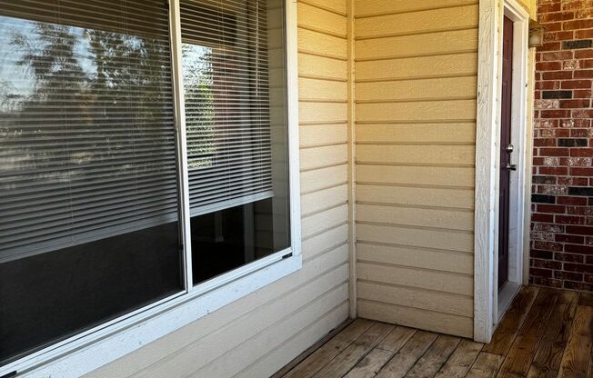 2 beds, 1 bath, 860 sqft, $865, Unit 10122-9