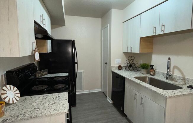 1 bed, 1 bath, 608 sqft, $920, Unit 2016