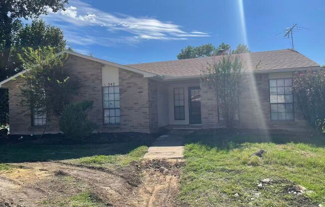 Beautiful 4 Bedroom 2 Bathroom in Allen!