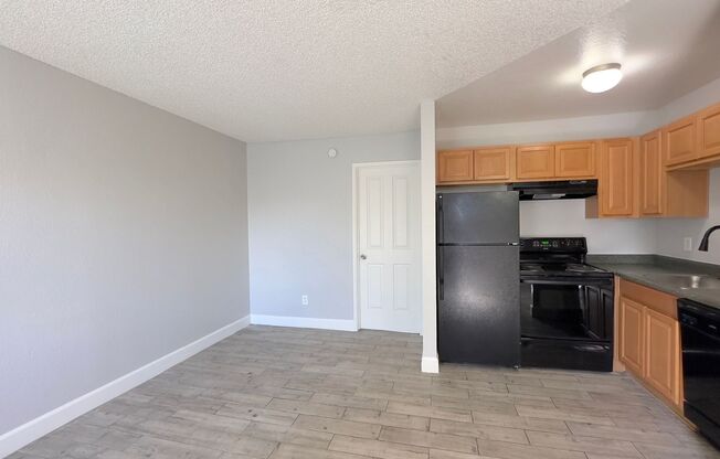 1 bed, 1 bath, 480 sqft, $999, Unit 2