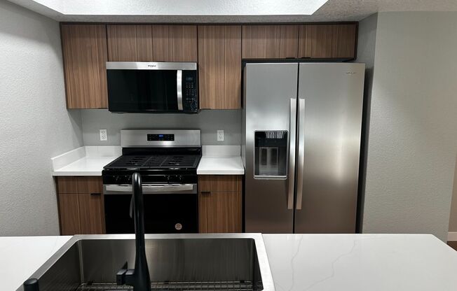 2 beds, 2 baths, 980 sqft, $2,660, Unit F107